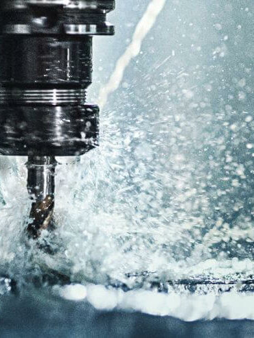 Voiture jaune animée avec bâtiment en verre en arrière-plan