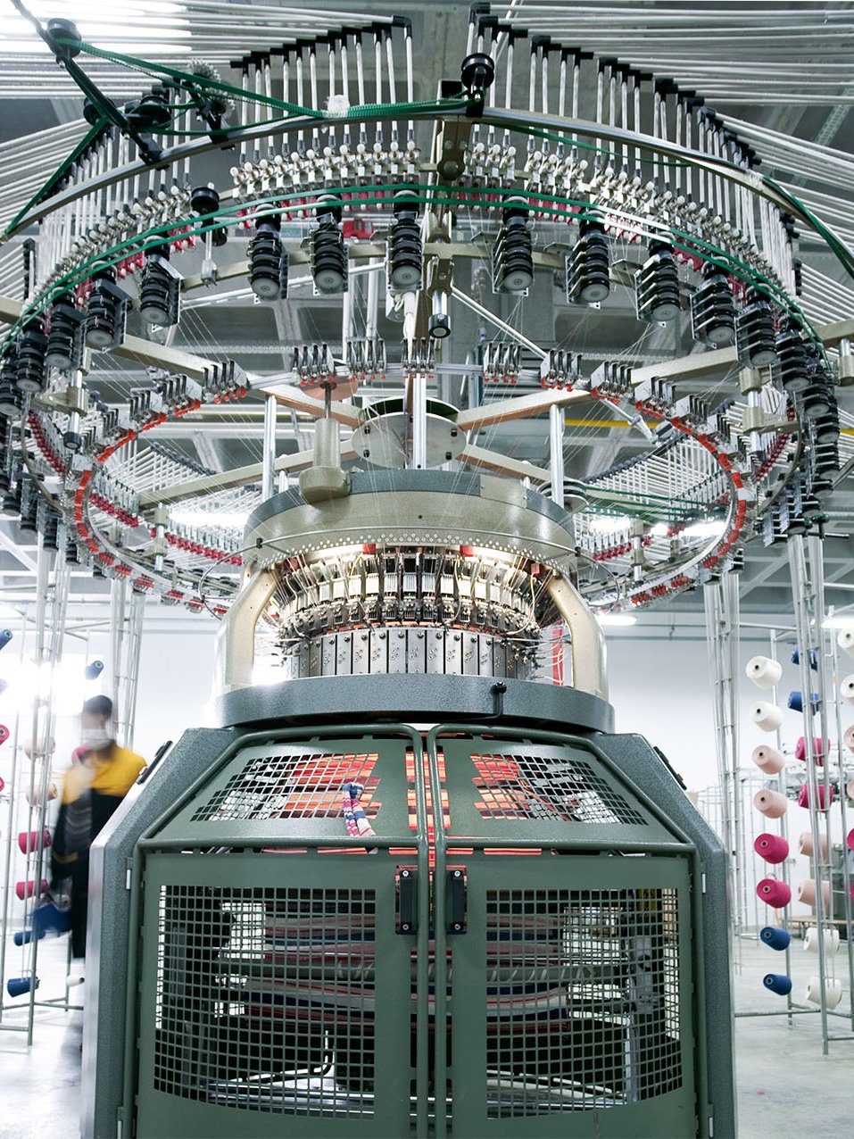 Huile pour aiguilles et platines pour machines à tricoter