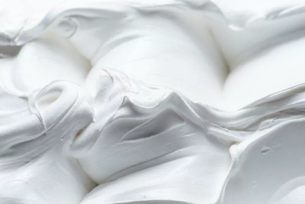 Gros plan sur une pâte blanche