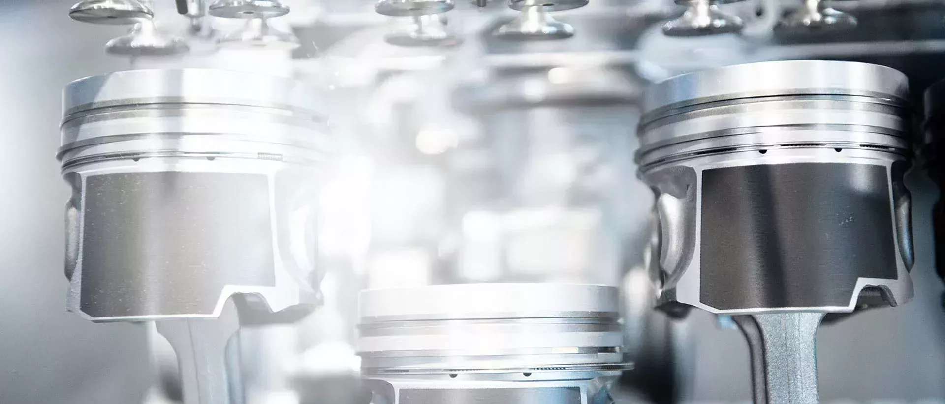 deux pistons pour les vernis coulissants