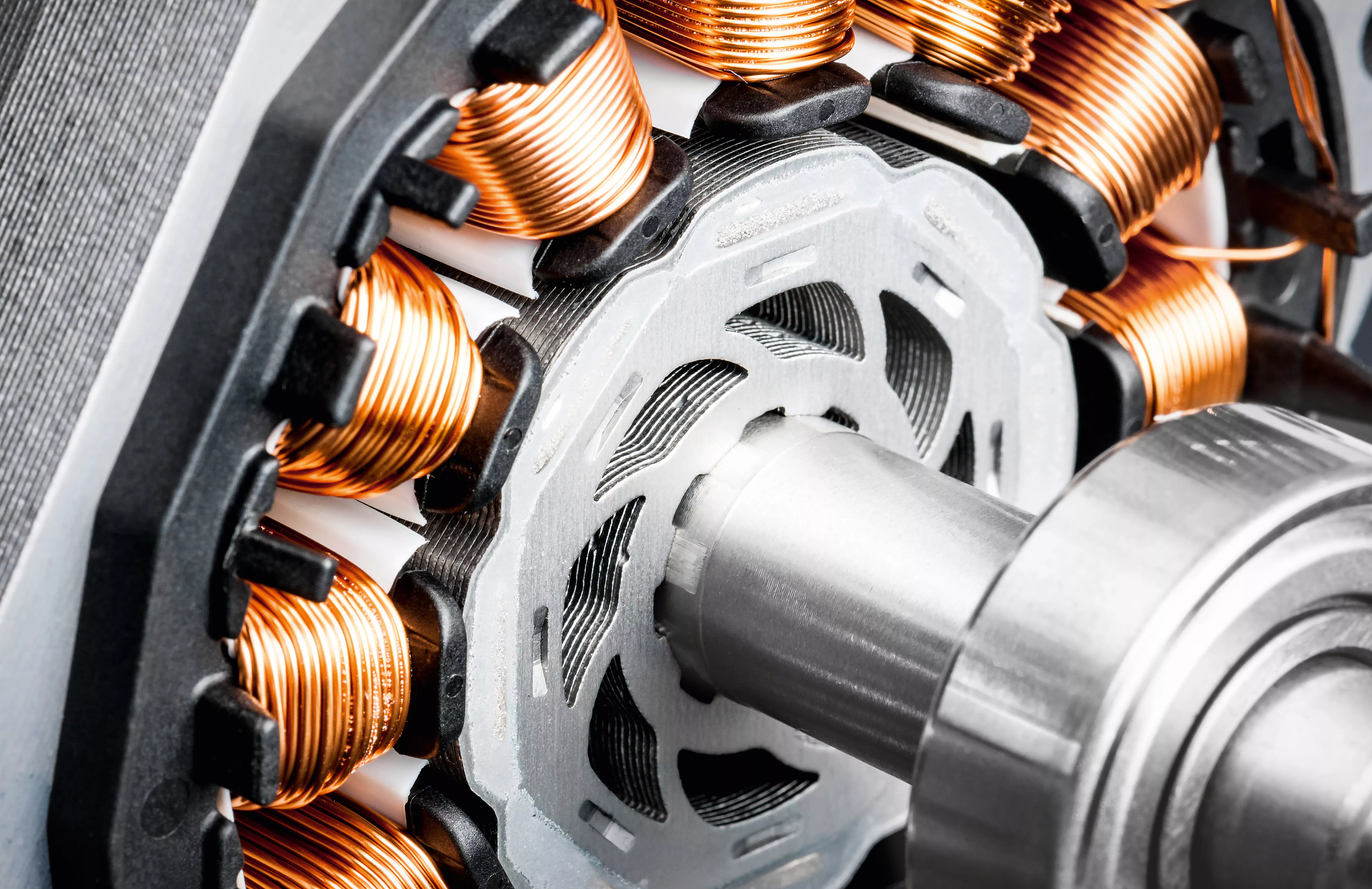 Fil de cuivre dans la machine